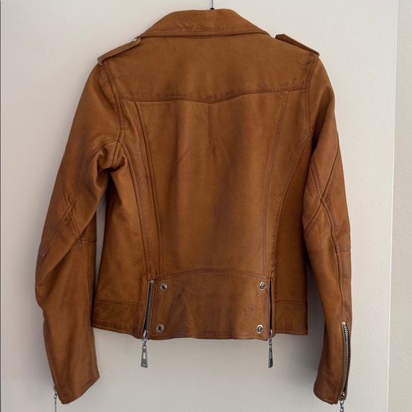 Doma Women's Camel Brown Leather Jacket with Silver Accents, Size Medium - Picture 4 of 4